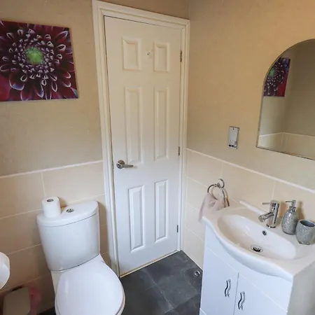 Striding Edge Nyaraló *